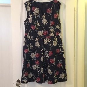 Ann Taylor petite navy floral dress